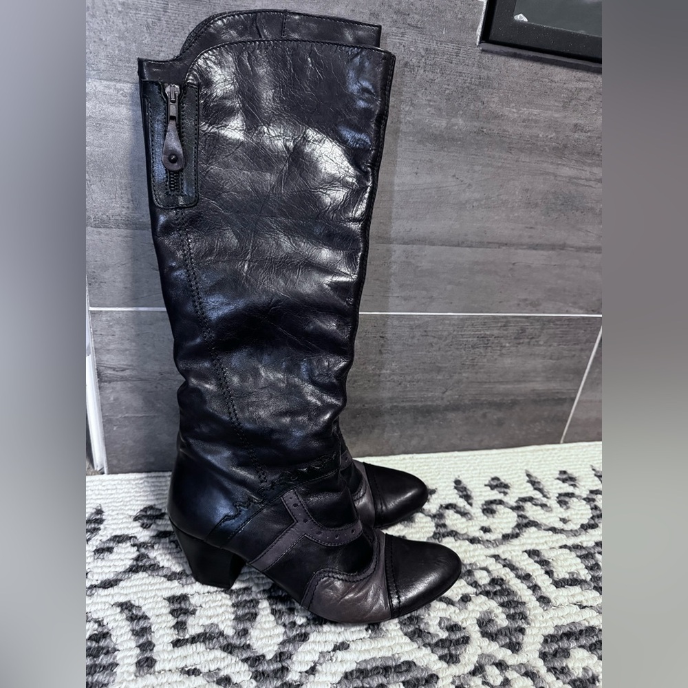 Elegant Black Over-the-Knee Leather Boots with Side Zip